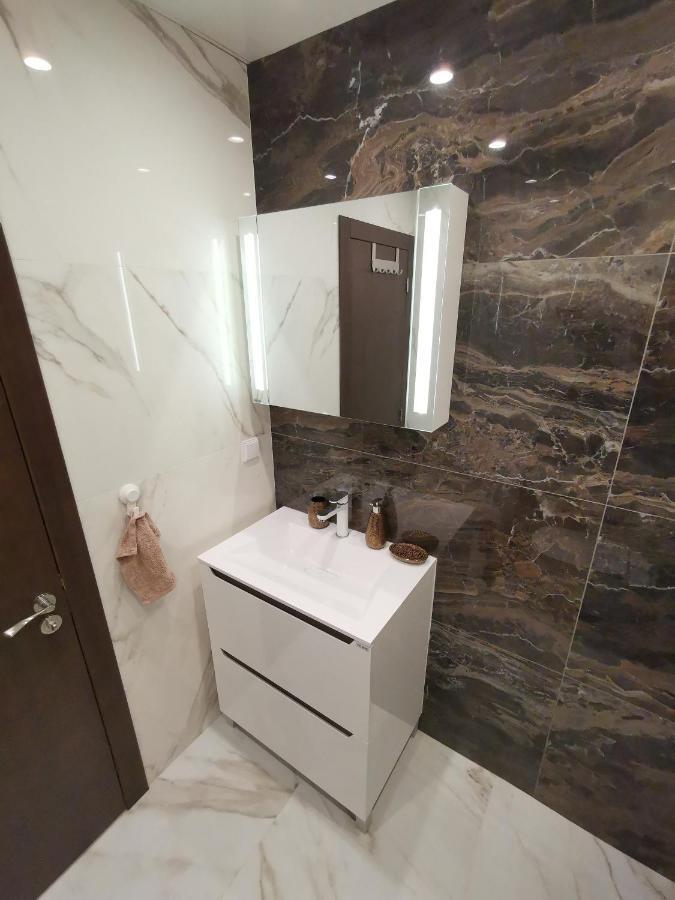City Center Lux Apartment فارنا المظهر الخارجي الصورة